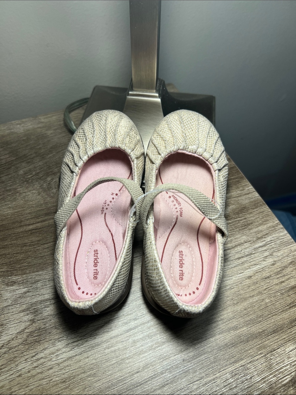 Stride Rite Girls Silver Mary Jane Dress Shoes—stock (07) - Picture 5 of 8